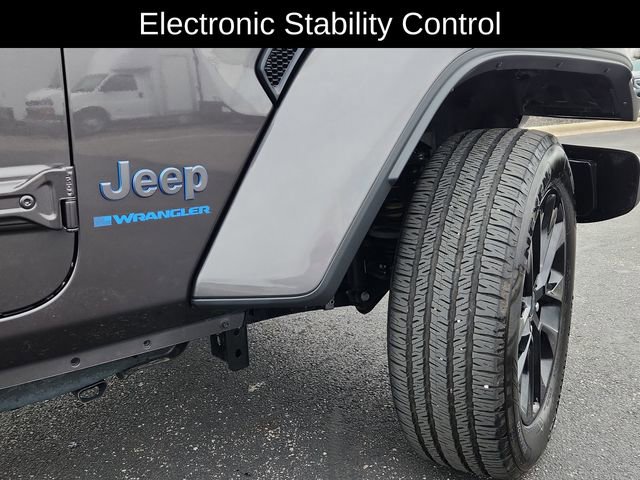 Used 2025 Jeep Wrangler Sahara 4xe w/ Safety Group image 19