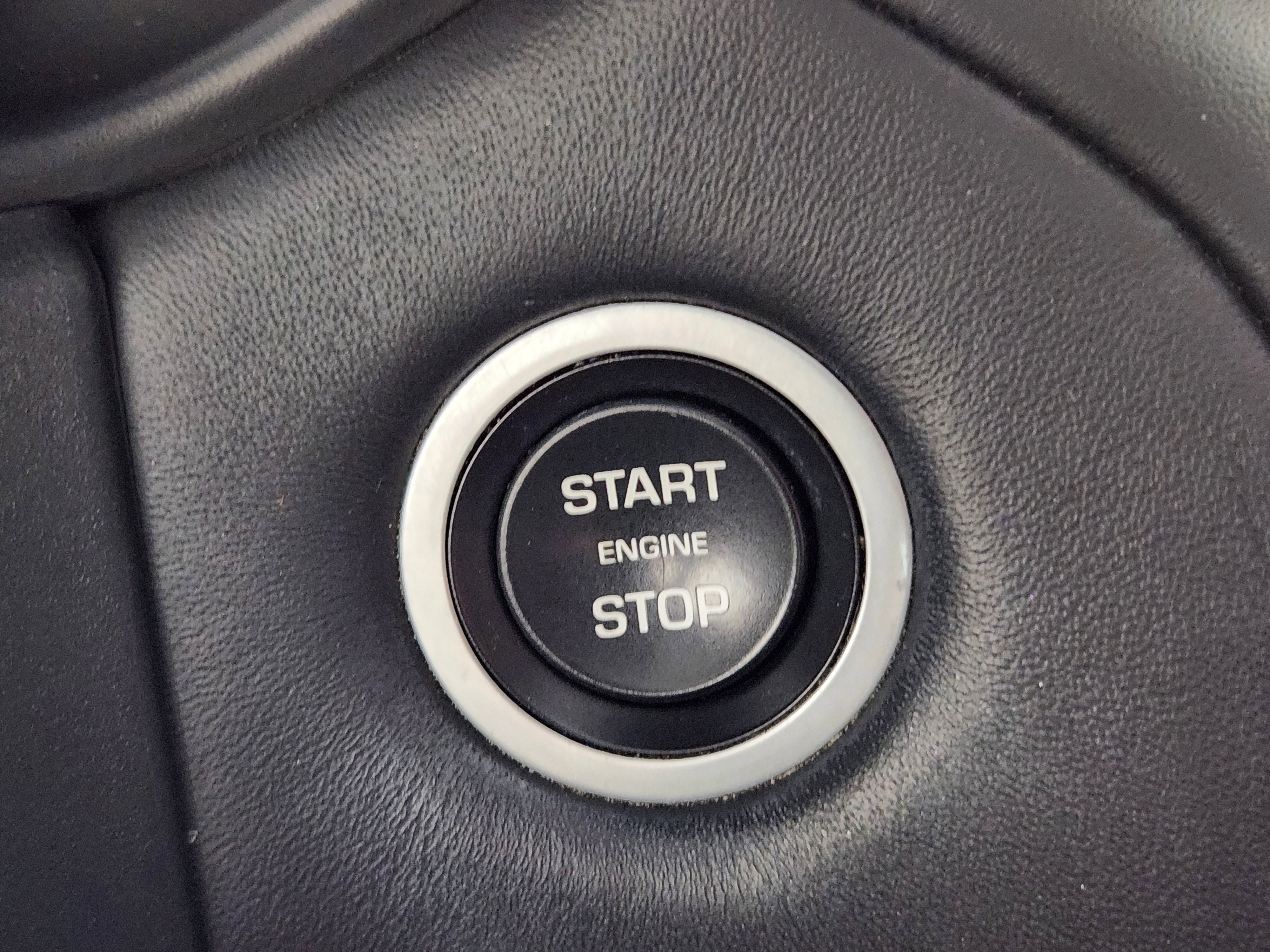 Used 2018 Land Rover Range Rover Velar R-Dynamic HSE image 26