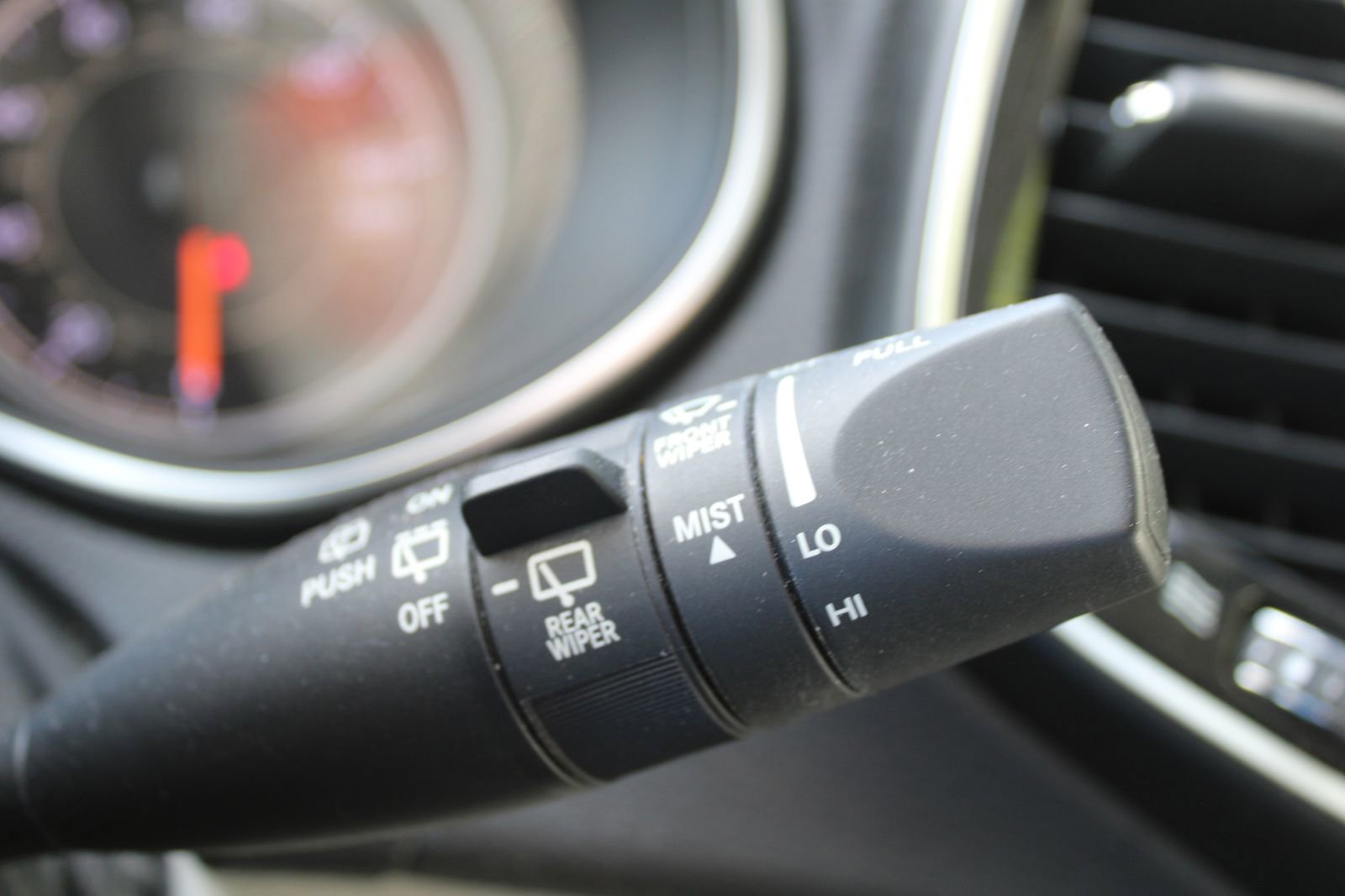 Used 2019 Jeep Cherokee Limited w/ Technology Group image 33