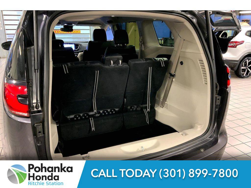 Used 2022 Chrysler Pacifica Touring-L image 27
