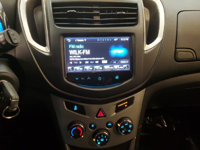 Used 2016 Chevrolet Trax LT w/ LT Convenience Package AWD/4WD image 19