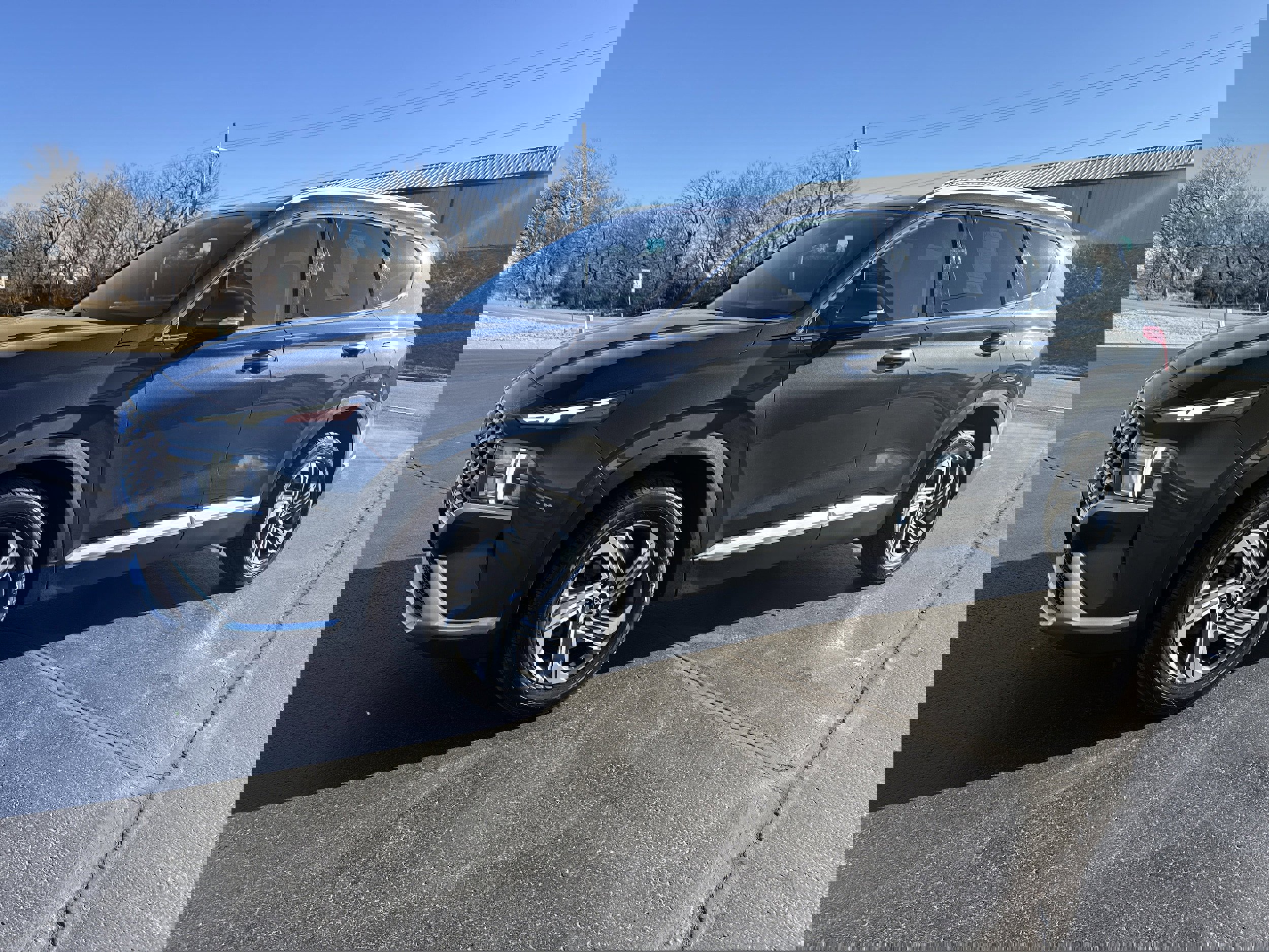 Used 2021 Hyundai Santa Fe SEL w/ Convenience Package image 2