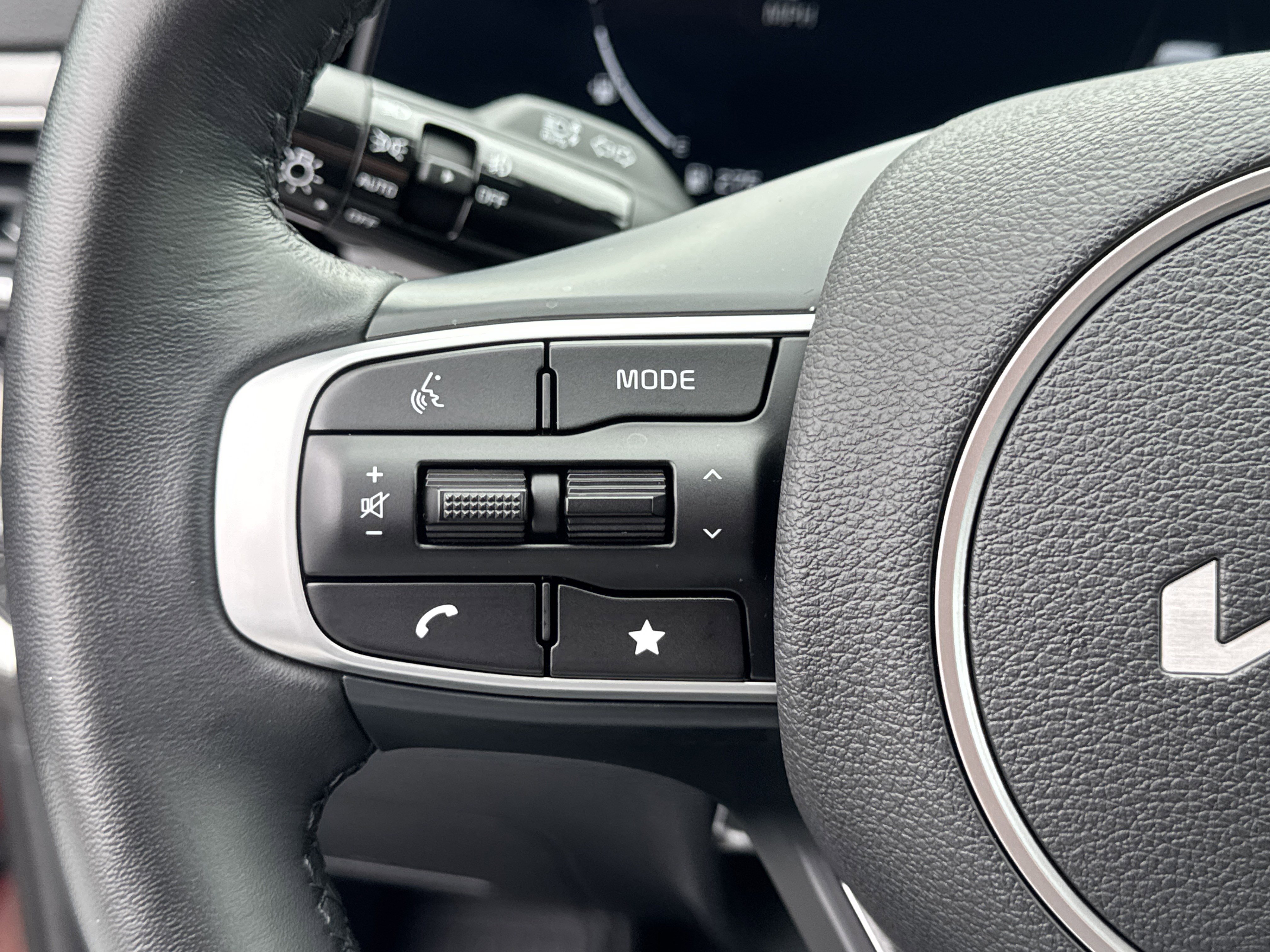 Certified 2025 Kia Sportage SX image 25