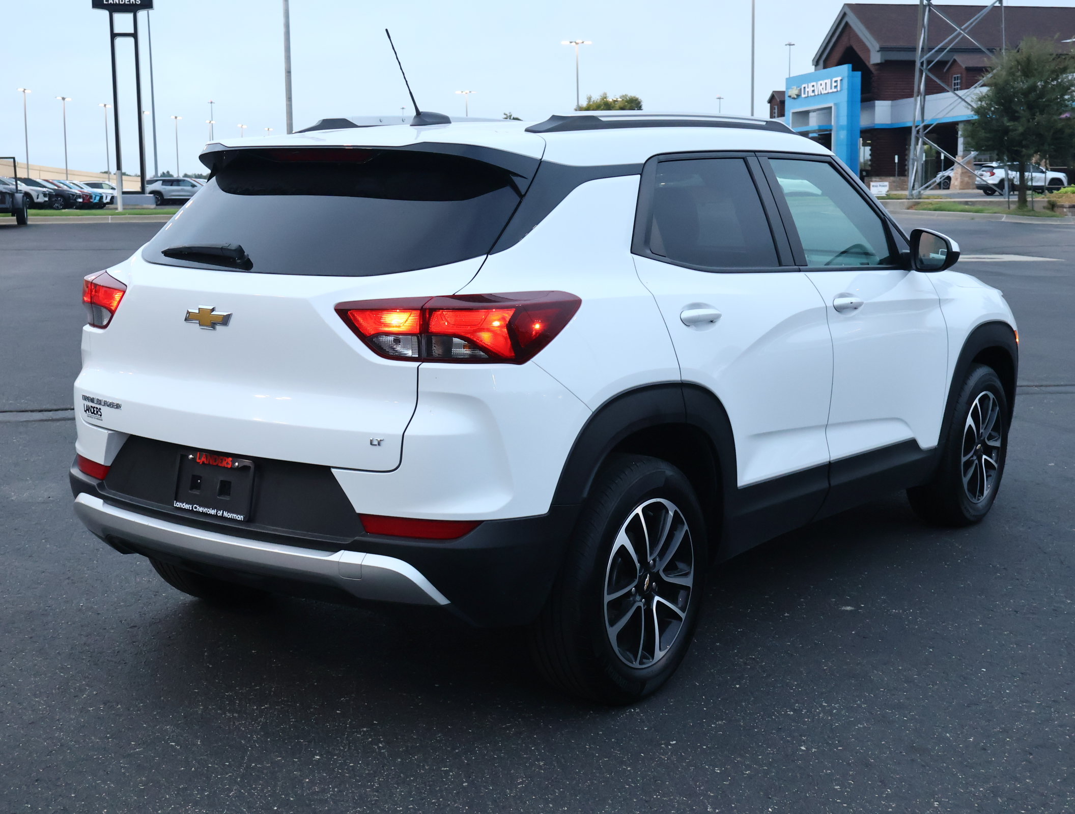 Used 2025 Chevrolet TrailBlazer LT FWD image 26