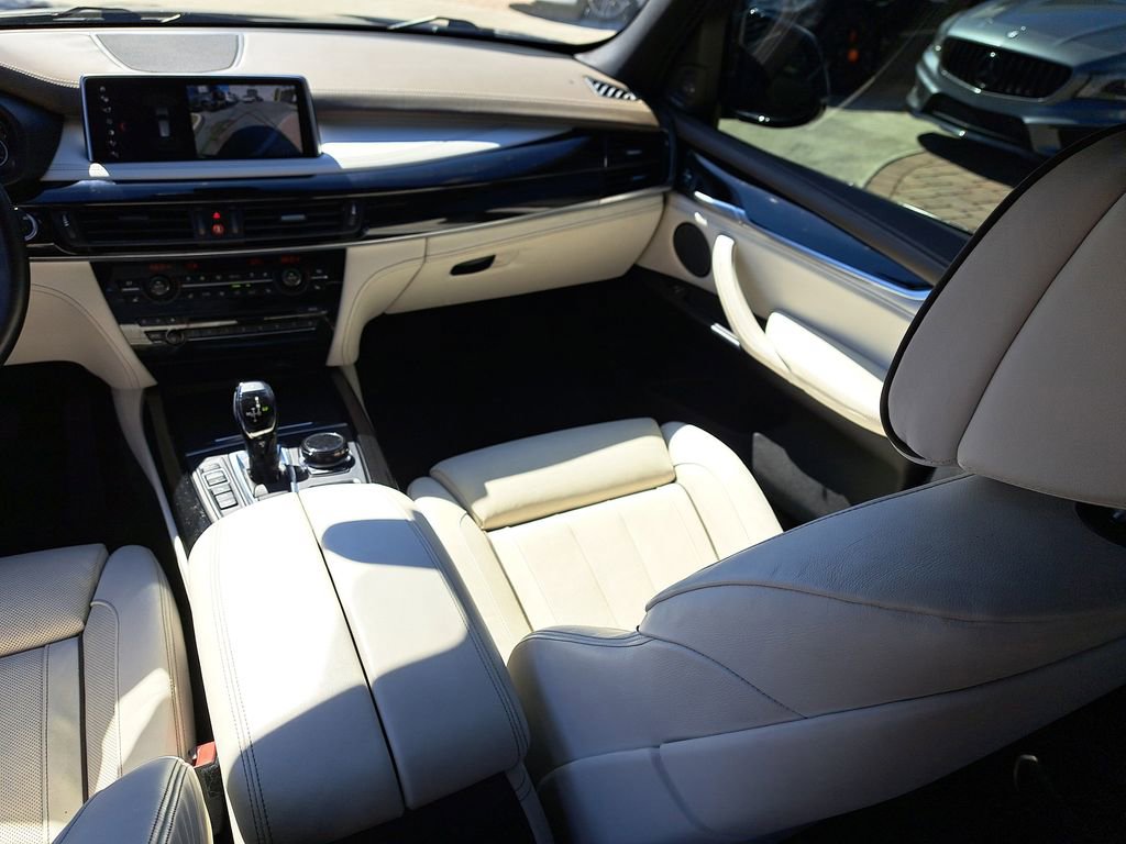 Used 2018 BMW X5 xDrive50i image 17