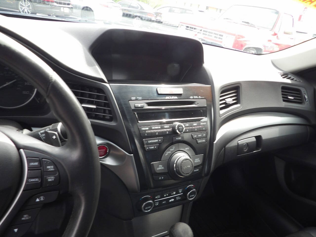Used 2014 Acura ILX w/ Technology Package FWD image 7