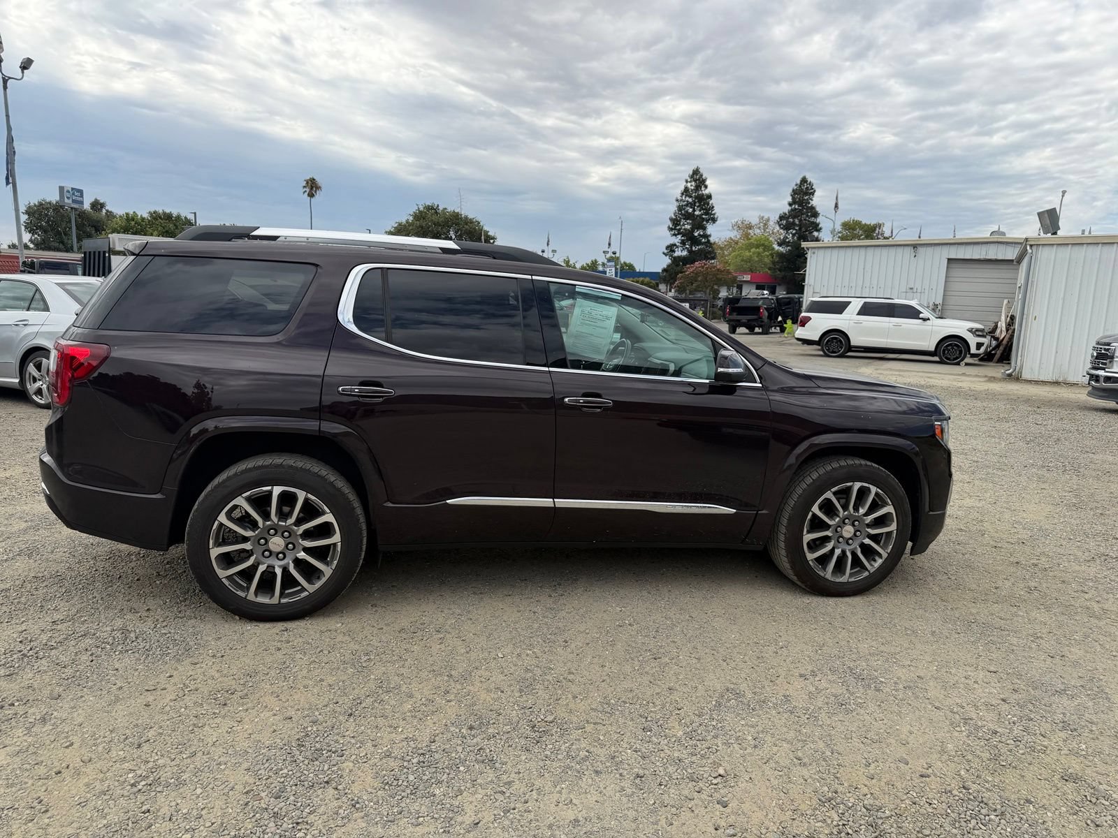 Used 2021 GMC Acadia Denali w/ Denali Ultimate Package AWD/4WD image 6
