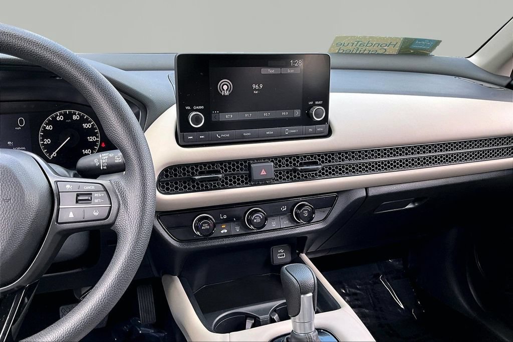 Certified 2025 Honda HR-V LX image 9