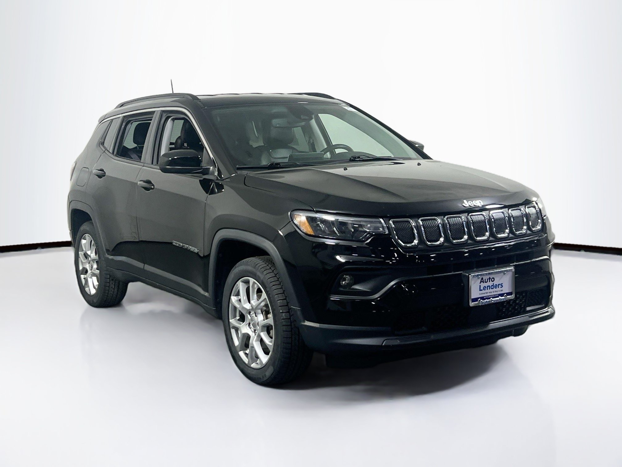 Used 2022 Jeep Compass Latitude AWD/4WD image 3