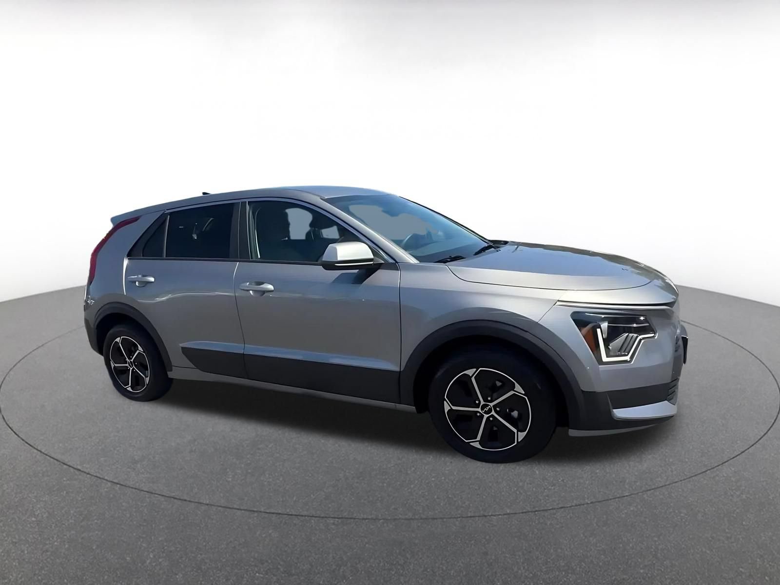 Used 2026 Kia Niro LX FWD image 2