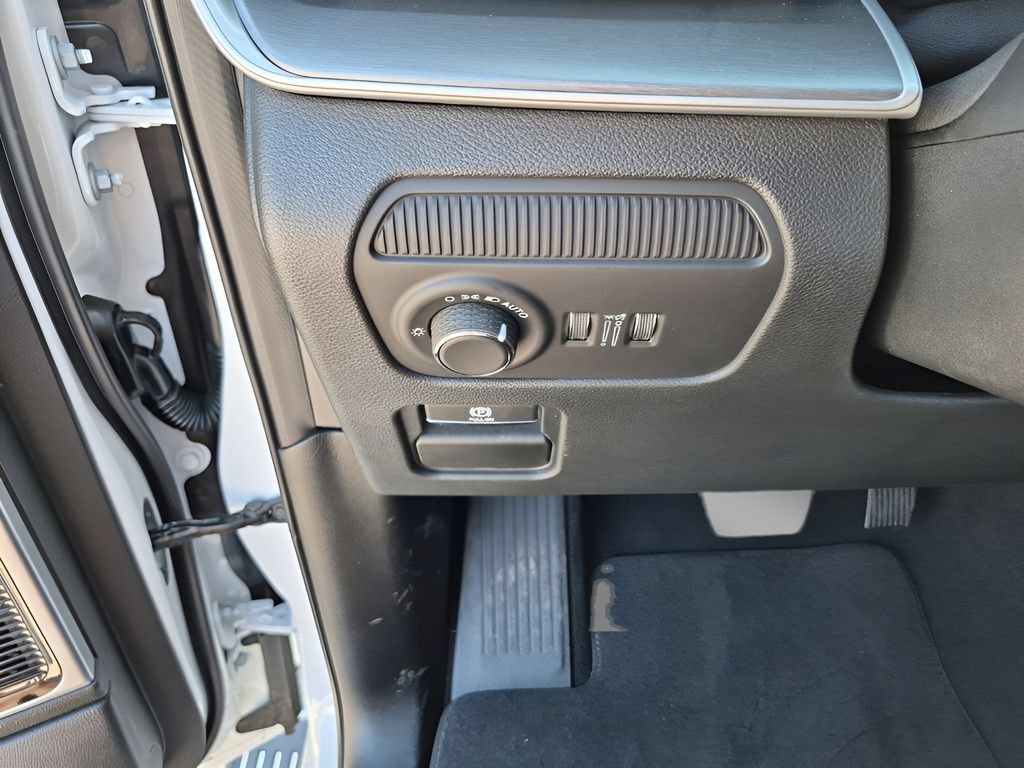 New 2026 Jeep Grand Wagoneer Limited AWD/4WD image 35
