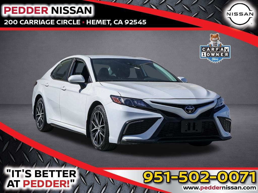 Used 2023 Toyota Camry SE image 1
