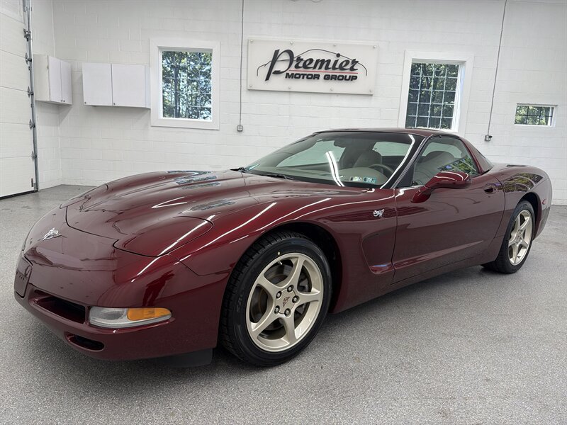 Used 2003 Chevrolet Corvette Coupe w/ Preferred Equipment Group RWD image 1