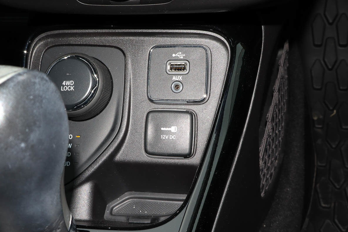 Used 2018 Jeep Compass Limited w/ Navigation Group AWD/4WD image 21