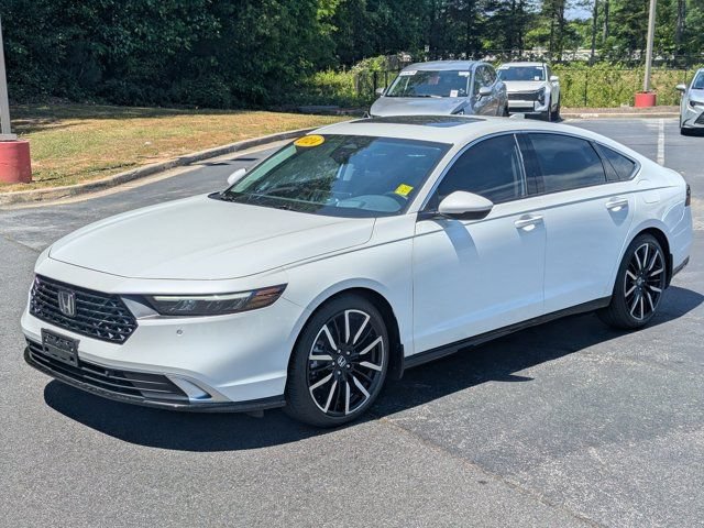 Used 2024 Honda Accord Touring image 3