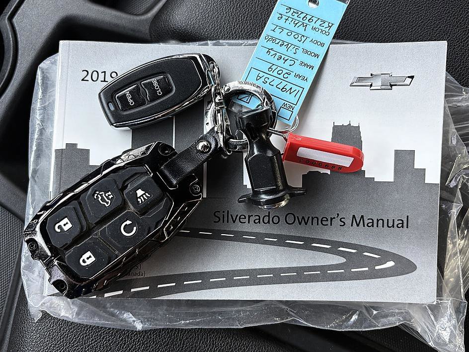 Used 2019 Chevrolet Silverado 1500 LT w/ Convenience Package image 25