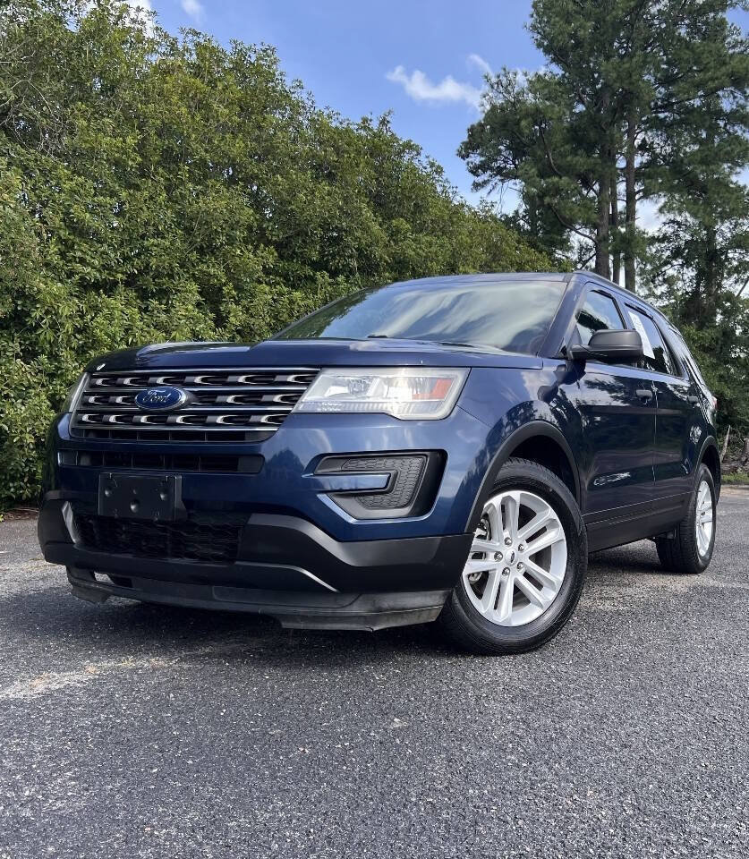 Used 2017 Ford Explorer 4WD image 2