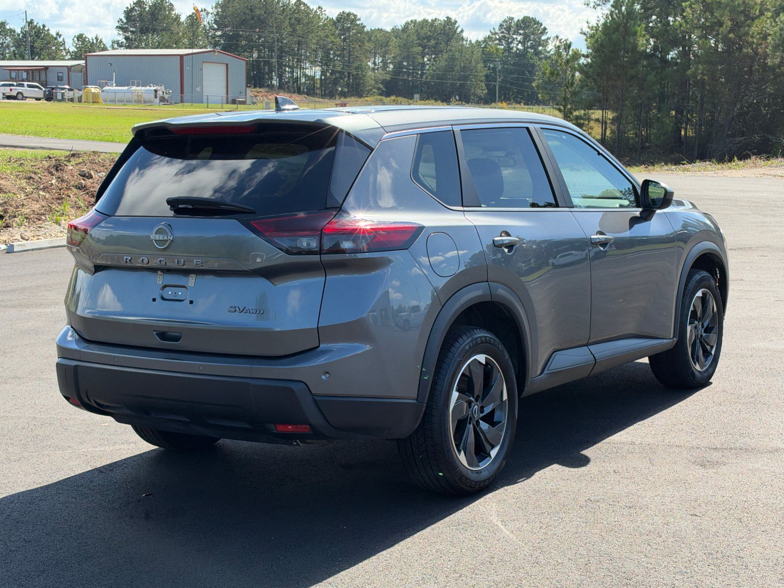 Used 2024 Nissan Rogue SV AWD/4WD image 5