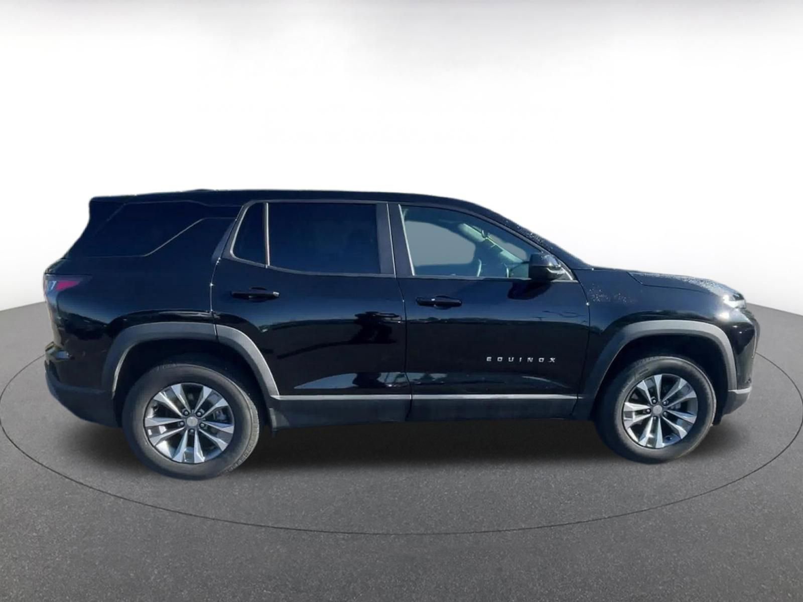 Used 2025 Chevrolet Equinox LT FWD image 16