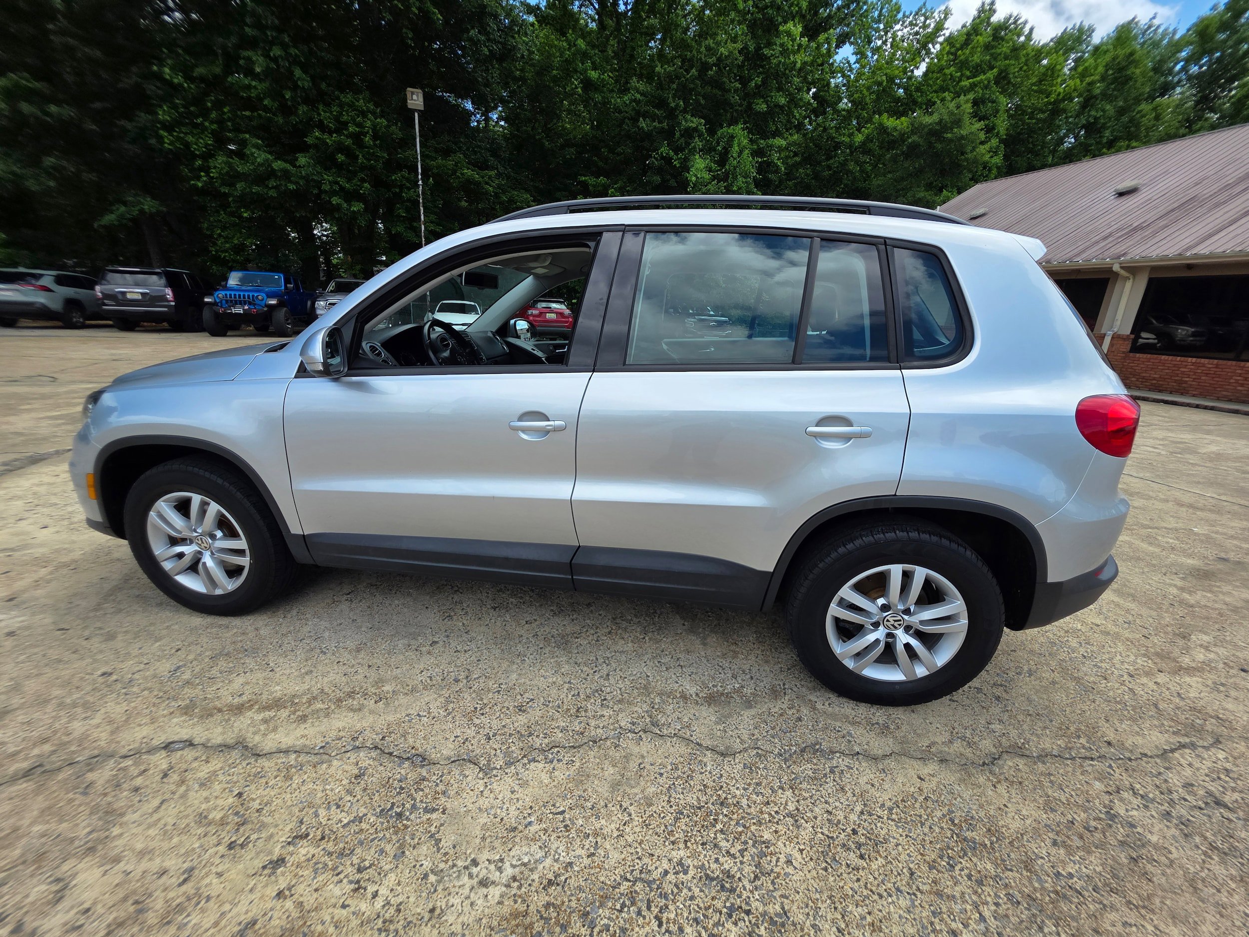Used 2016 Volkswagen Tiguan S AWD/4WD image 8