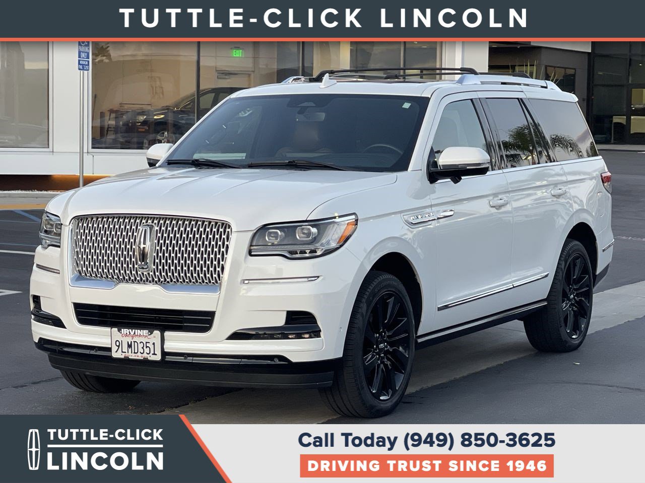Used 2024 Lincoln Navigator Reserve image 3
