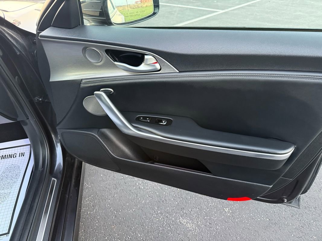 Used 2019 Kia Stinger GT2 image 22