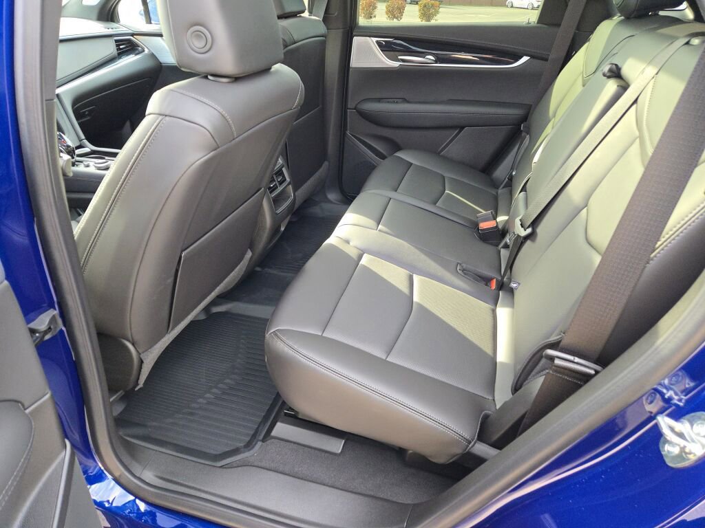 New 2025 Cadillac XT5 Premium Luxury w/ LPO, Floor Liner Package FWD image 19