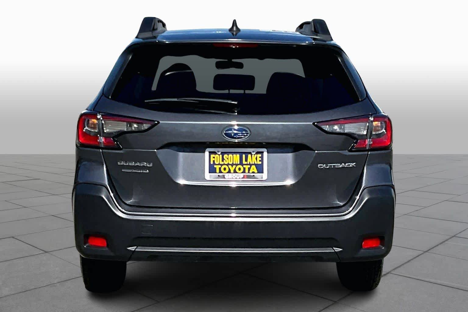 Used 2023 Subaru Outback Premium image 4