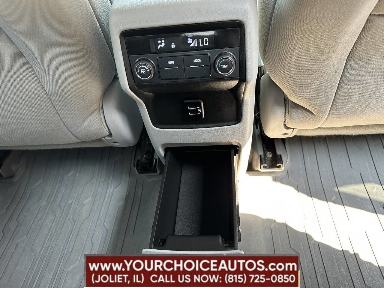 Used 2017 GMC Acadia SLE image 27