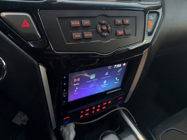 Used 2013 Nissan Pathfinder SV image 6