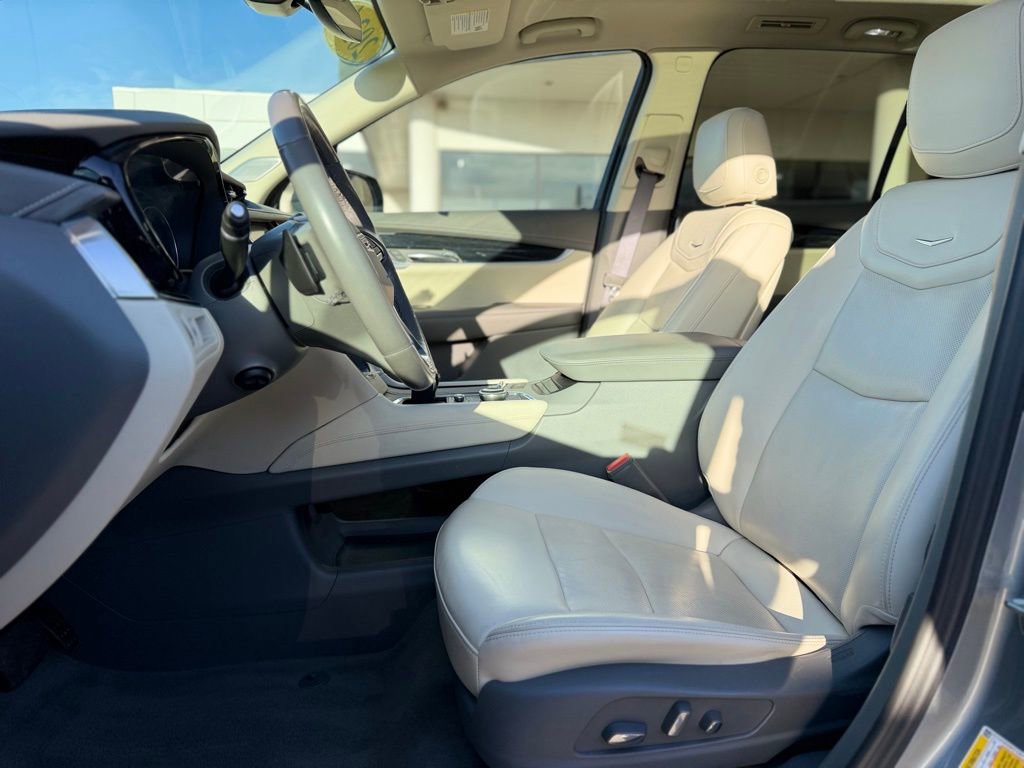 Used 2024 Cadillac XT6 Premium Luxury image 9