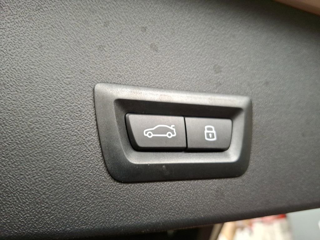 Used 2025 BMW X3 M50 w/ Premium Package image 27