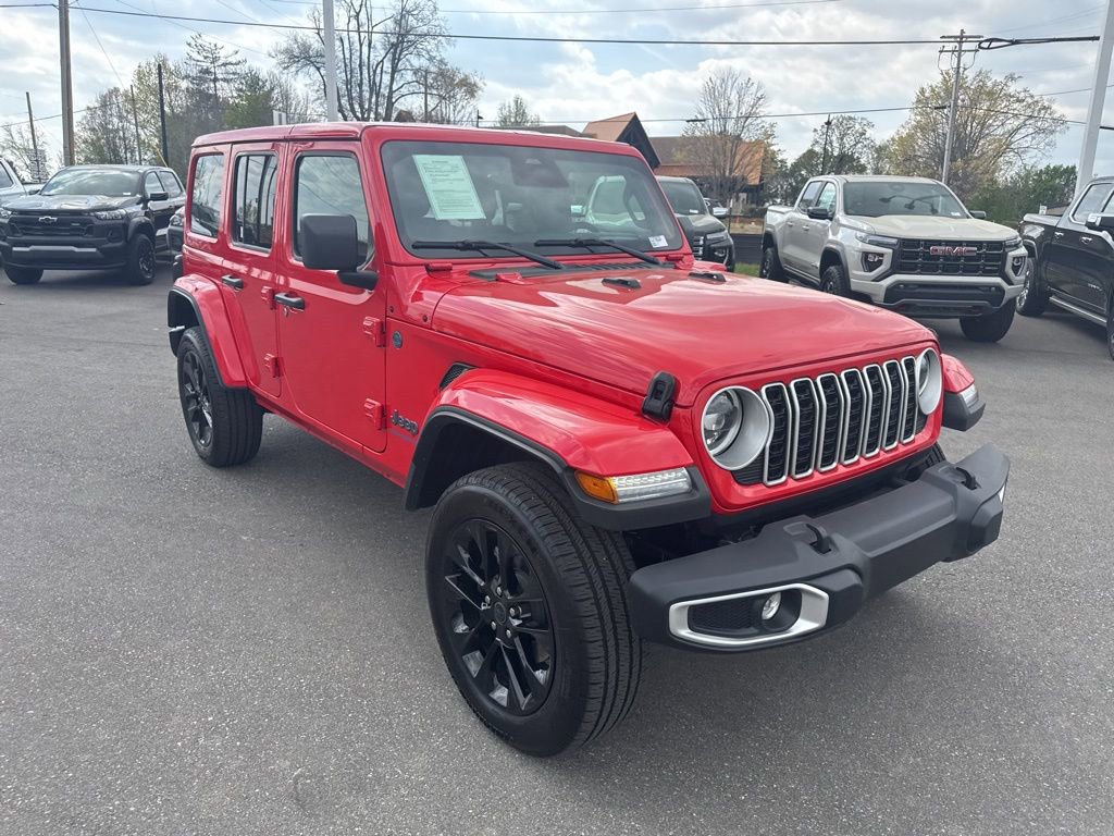 Used 2025 Jeep Wrangler Unlimited Sahara w/ Safety Group AWD/4WD image 7