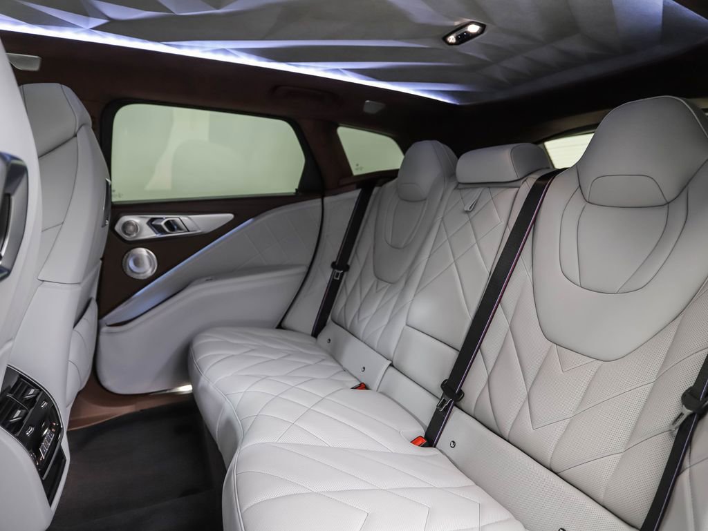 Used 2025 BMW XM image 22