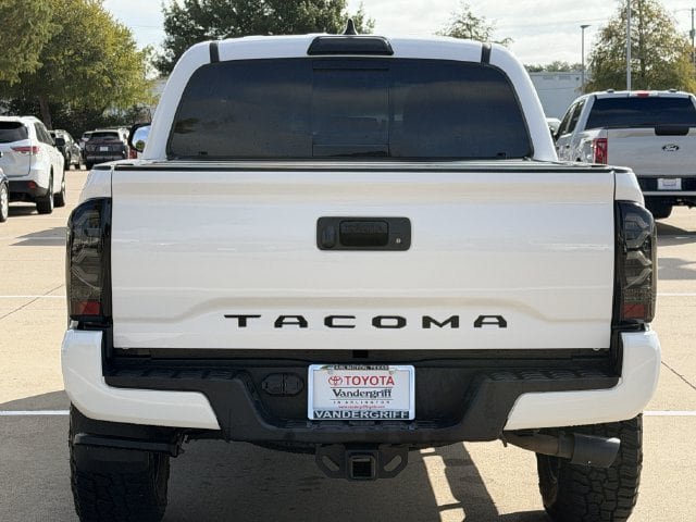 Used 2022 Toyota Tacoma TRD Off-Road AWD/4WD image 5