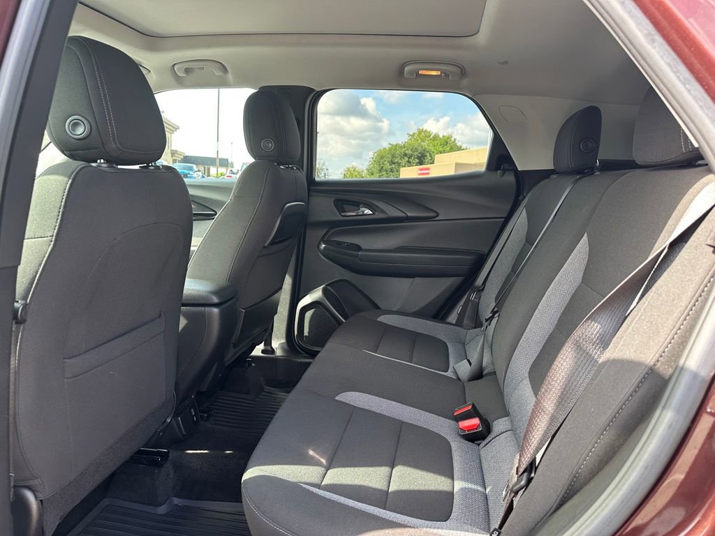 Used 2022 Chevrolet TrailBlazer LT w/ Sun and Liftgate Package image 11
