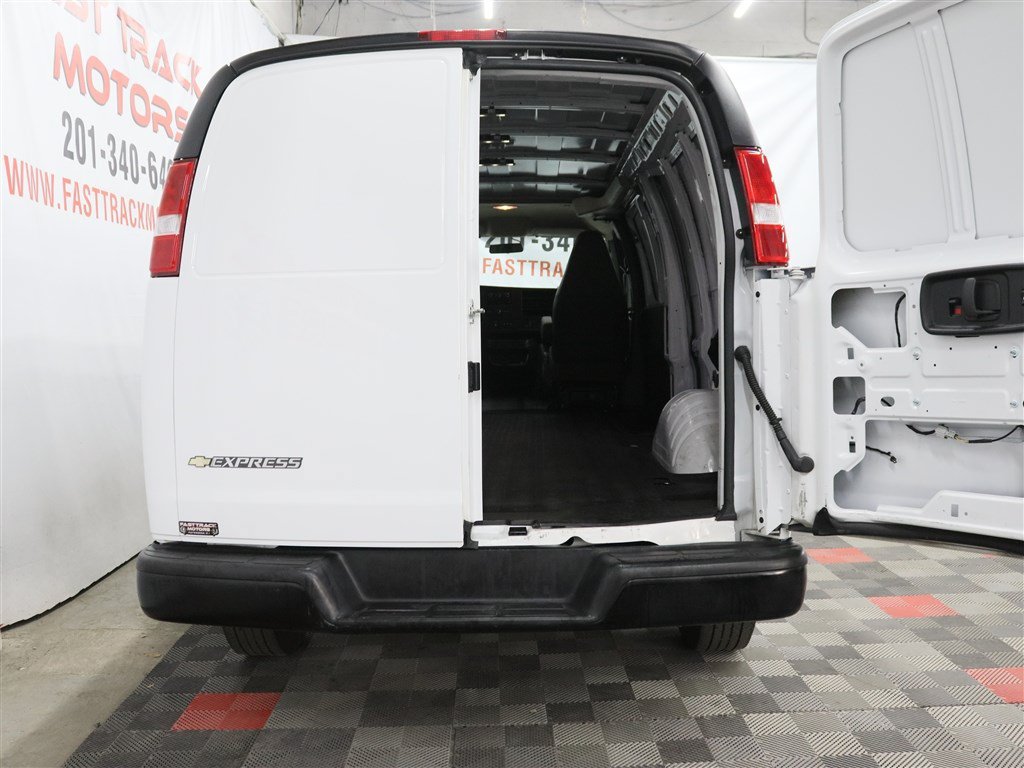 Used 2025 Chevrolet Express 2500 Extended w/ Driver Convenience Package RWD image 7