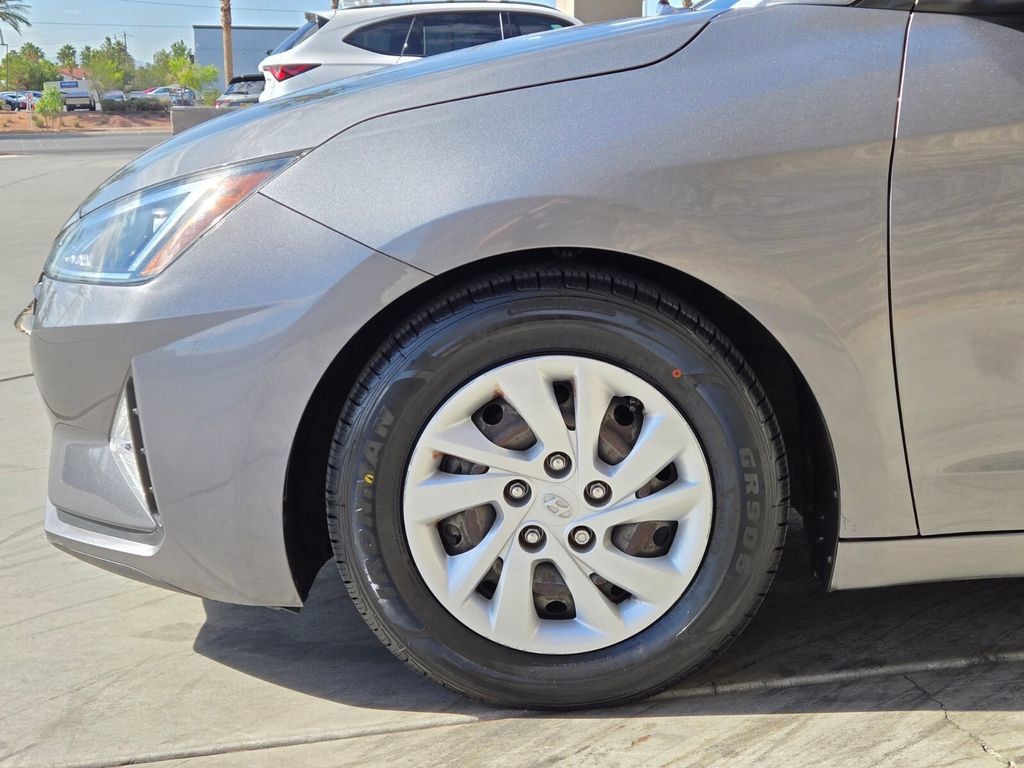 Used 2020 Hyundai Elantra SE FWD image 11