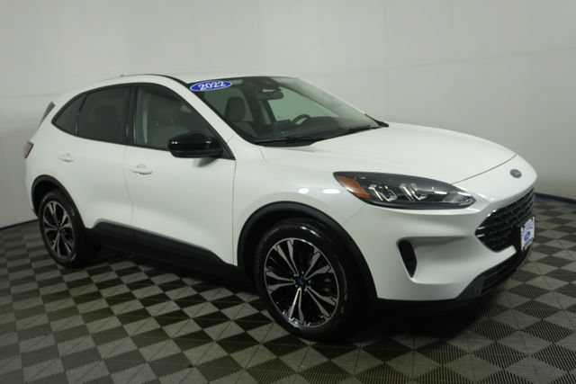 Used 2022 Ford Escape SE w/ SE Sport Appearance Package FWD image 1