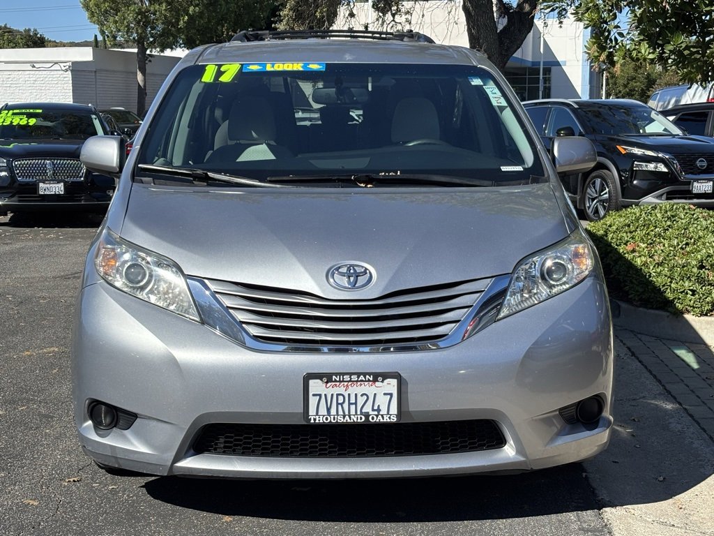 Used 2017 Toyota Sienna LE image 12