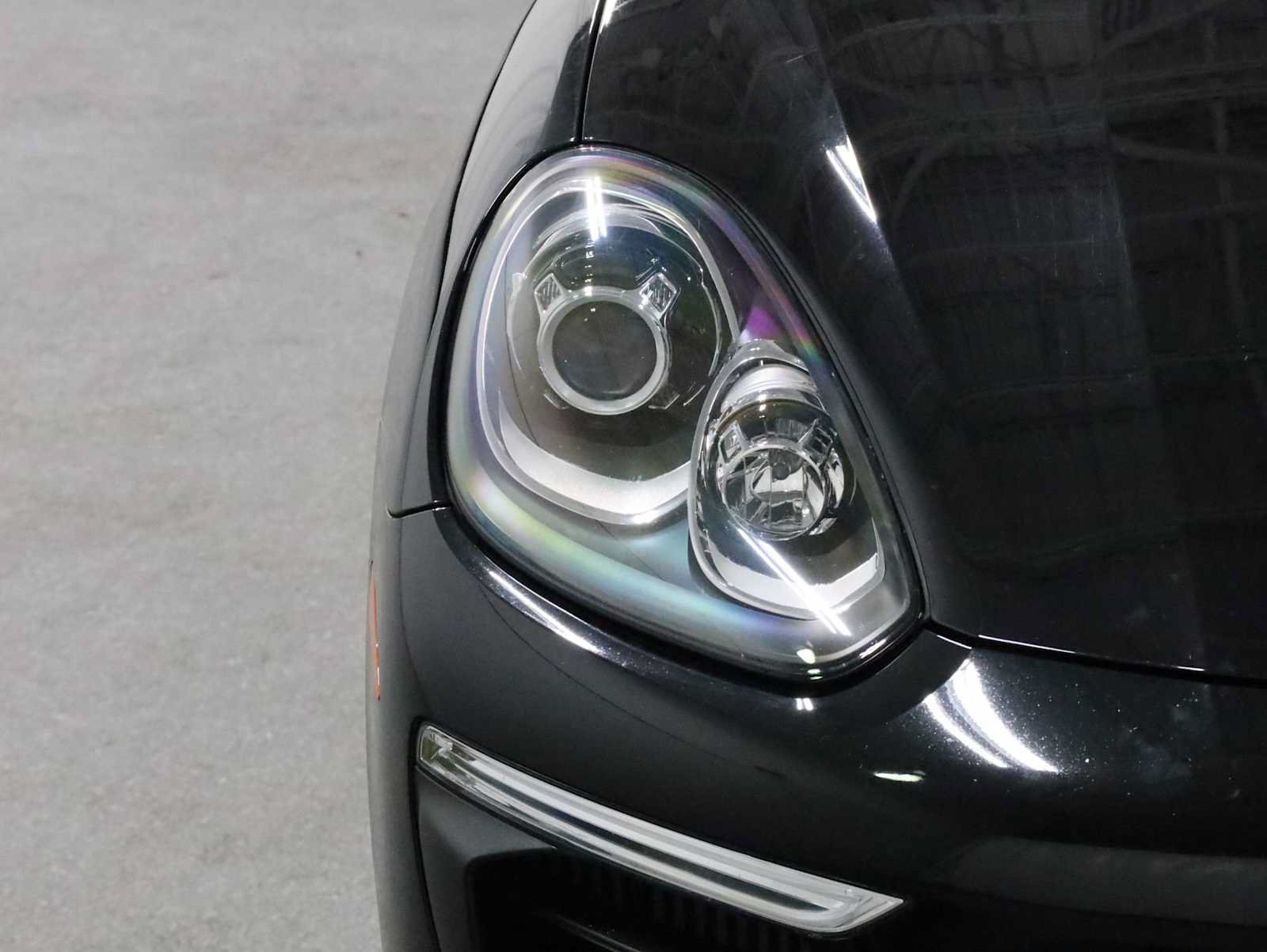 Used 2017 Porsche Cayenne S AWD/4WD image 15