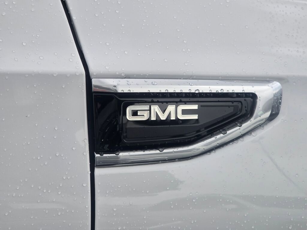 Used 2023 GMC Yukon XL Denali image 34