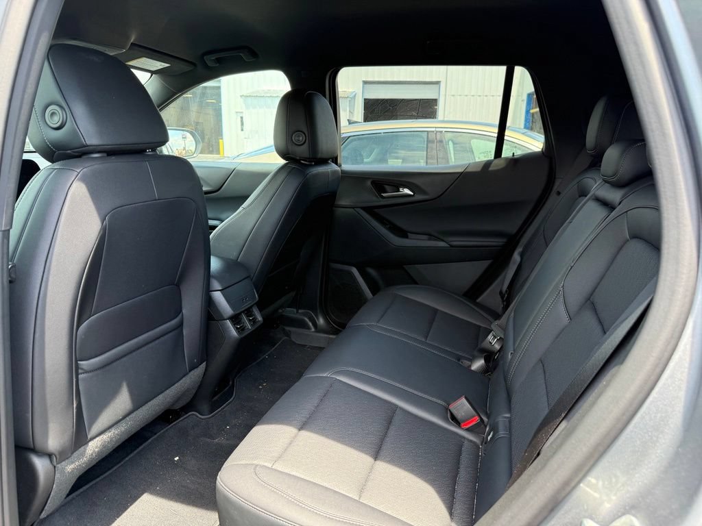 Used 2026 Chevrolet Equinox LT w/ Convenience Package II AWD/4WD image 11