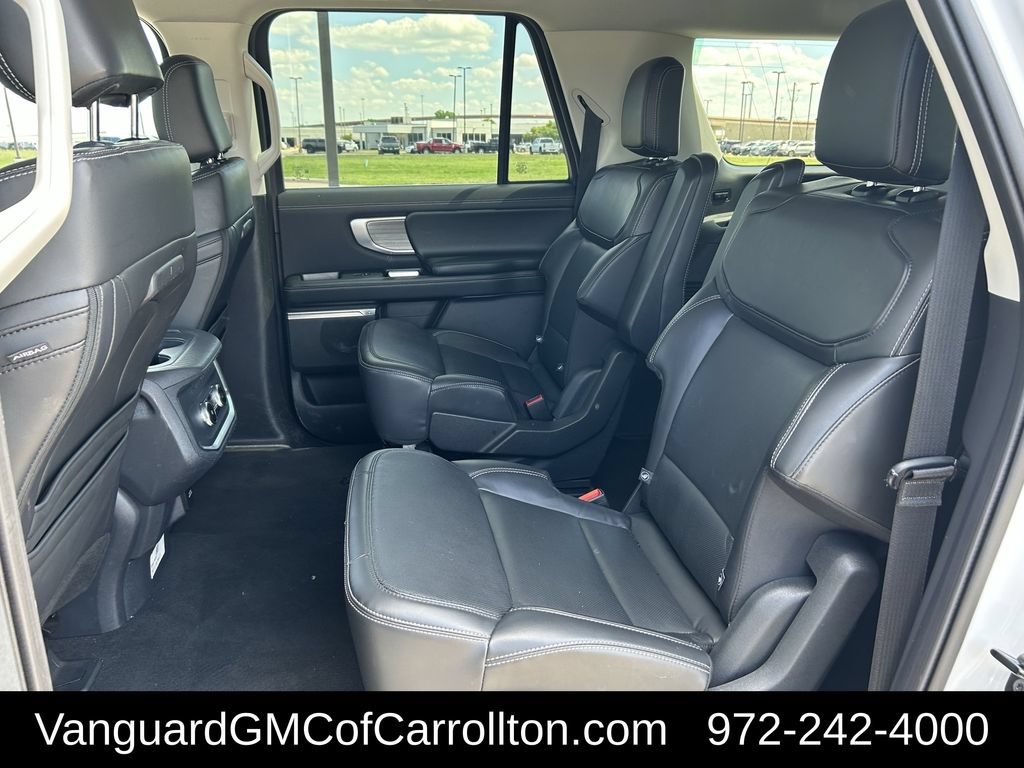 Used 2025 Ford Expedition Max Platinum AWD/4WD image 31