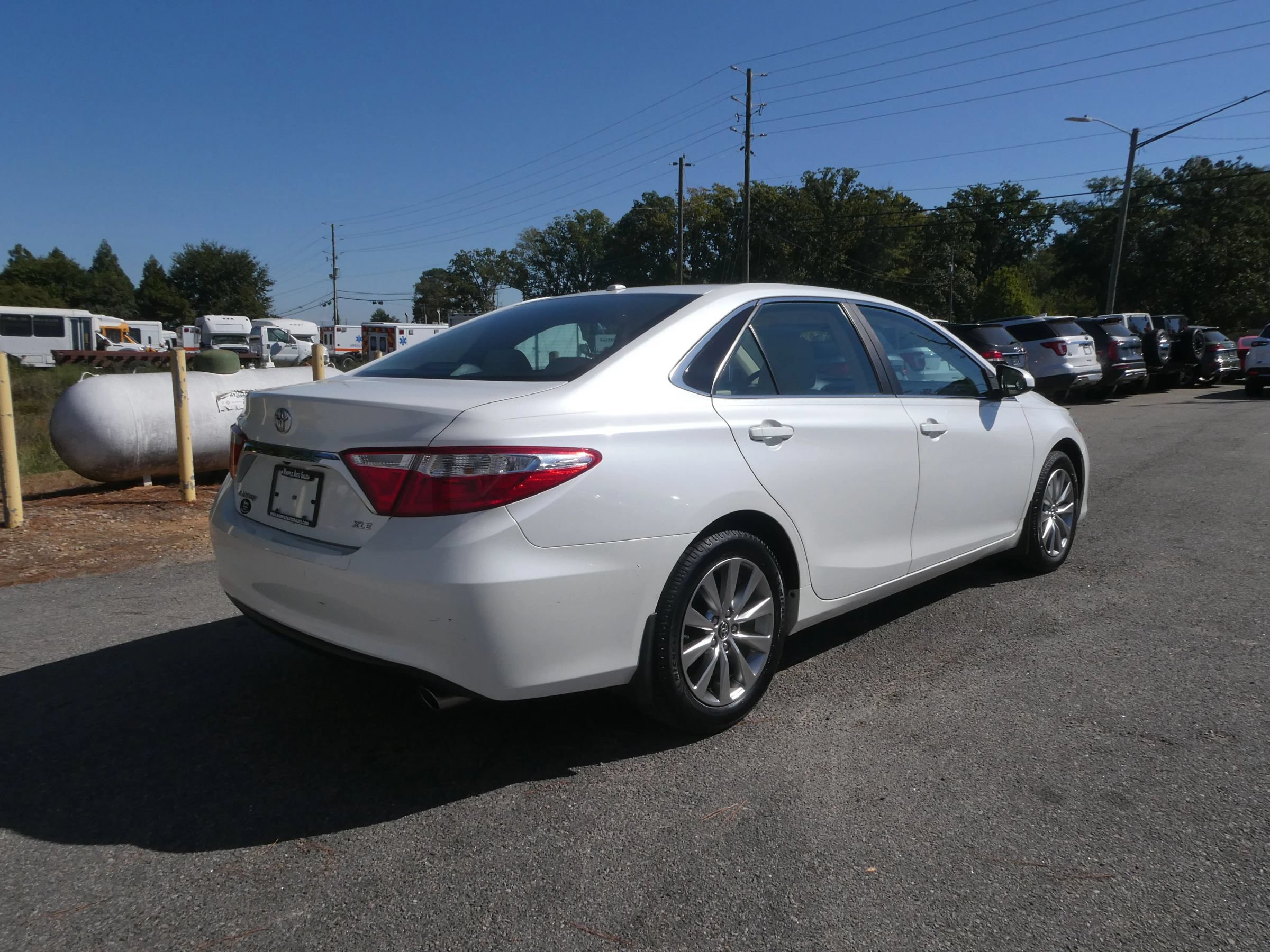 Used 2016 Toyota Camry XLE FWD image 5