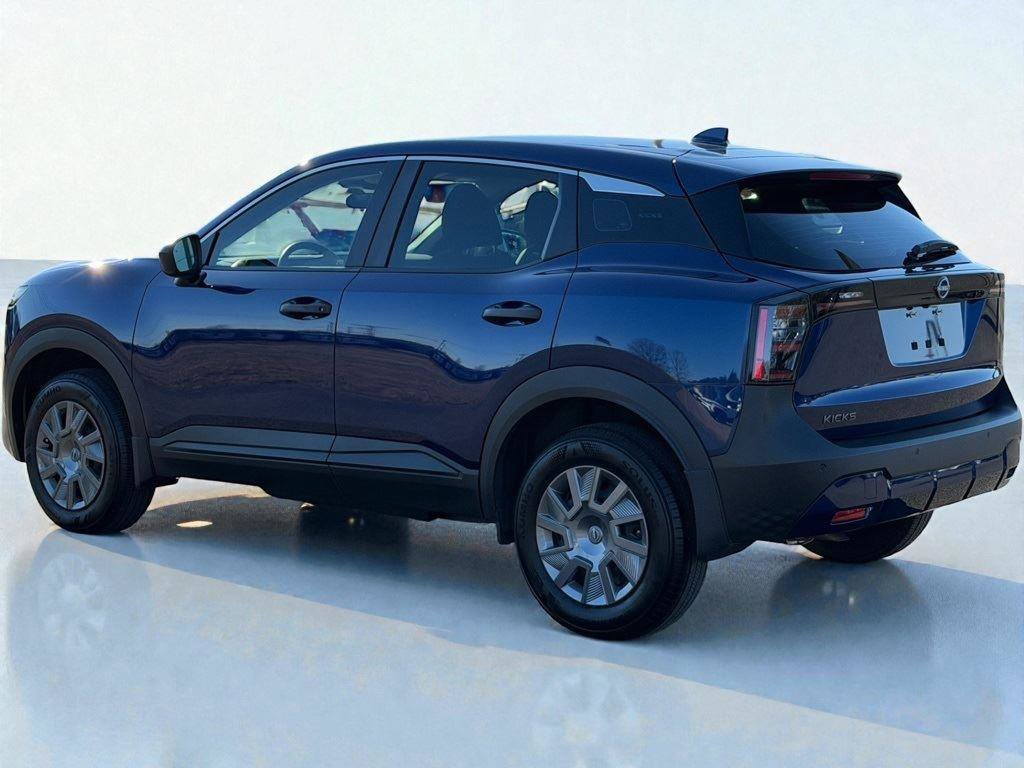 Used 2025 Nissan Kicks S image 4