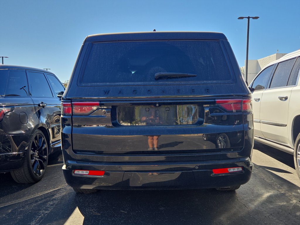 Used 2023 Jeep Wagoneer Series II w/ Convenience Group I AWD/4WD image 6