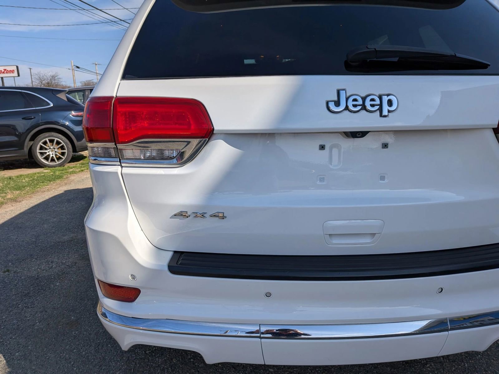 Used 2019 Jeep Grand Cherokee Altitude image 14