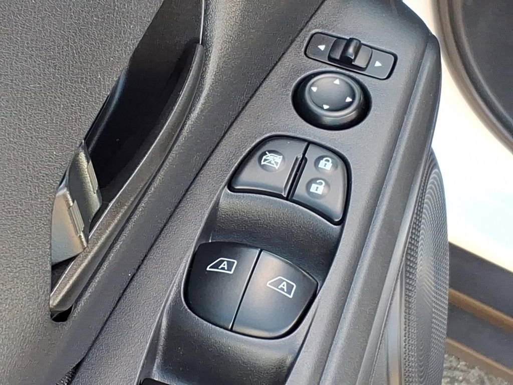 Used 2024 Nissan Kicks S image 13