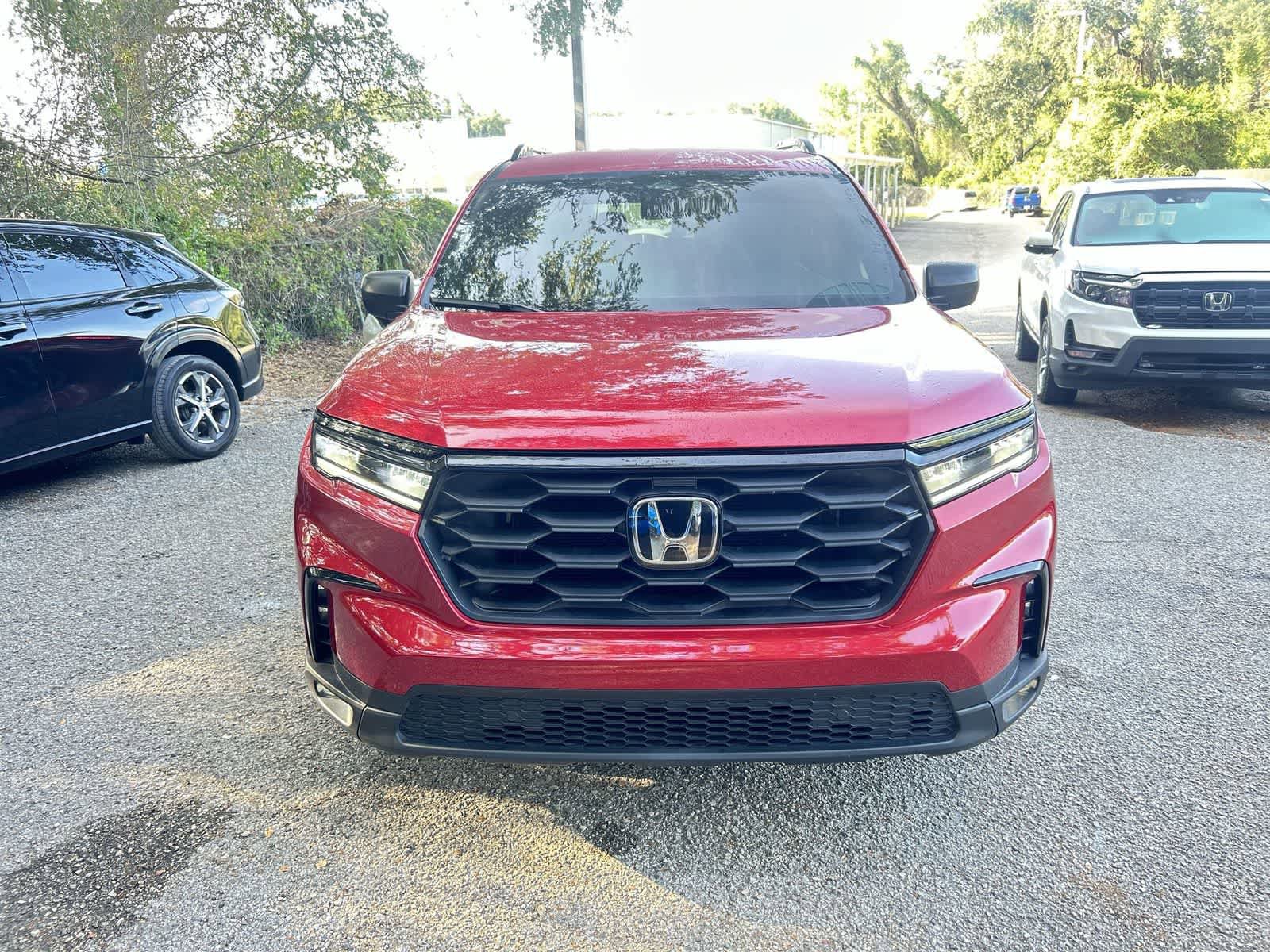 Used 2023 Honda Pilot Sport image 3